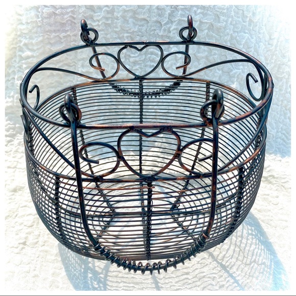 VTG Shabby Chic Farmhouse Egg Metal Oval ❤️ Detail Decorative Basket - Picture 8 of 12